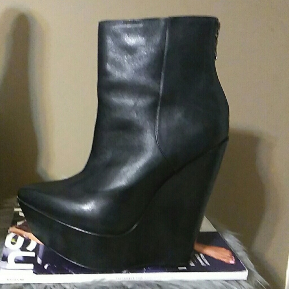 Max Azria